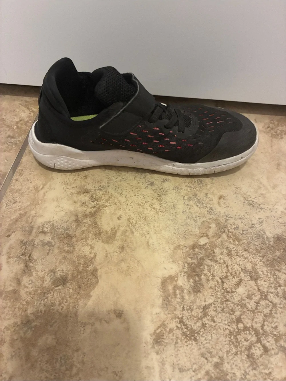 Nike Black Athletic Sneakers with White Swoosh and Red Stitching 2Y - Picture 4 of 9